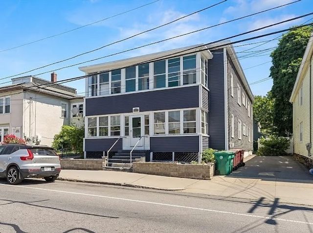 191 W 6th St 1, Lowell, MA 01850
