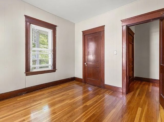 191 W 6th St 1, Lowell, MA 01850