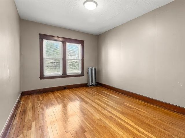 191 W 6th St 1, Lowell, MA 01850