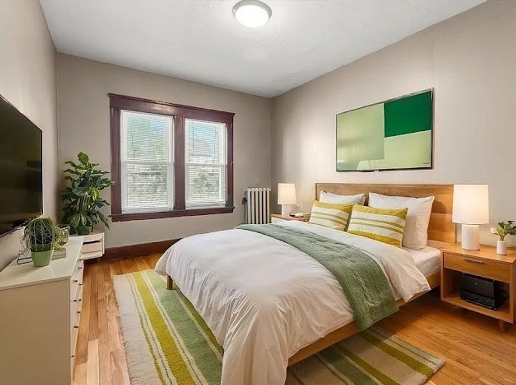 191 W 6th St 1, Lowell, MA 01850