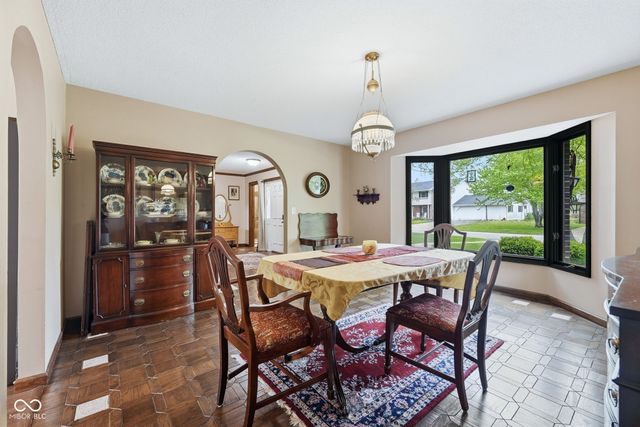 2701 W Sun Valley Parkway, Muncie, IN 47303