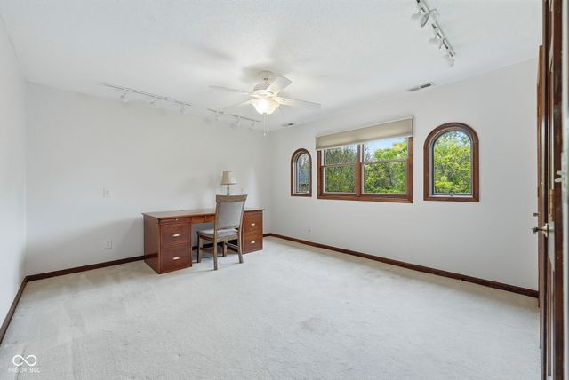 2701 W Sun Valley Parkway, Muncie, IN 47303