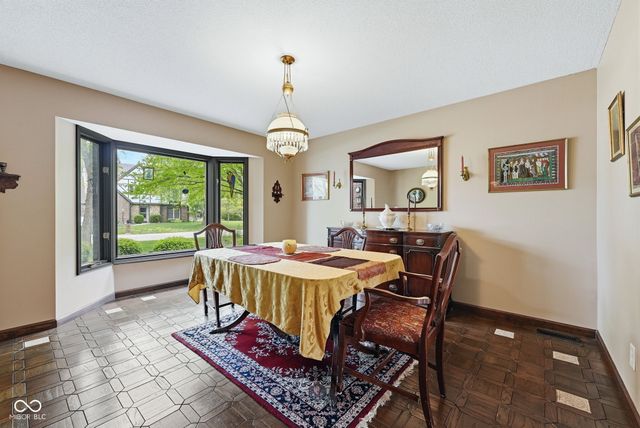 2701 W Sun Valley Parkway, Muncie, IN 47303