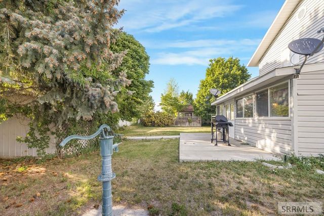 2375 Clover Lane, Blackfoot, ID 83221