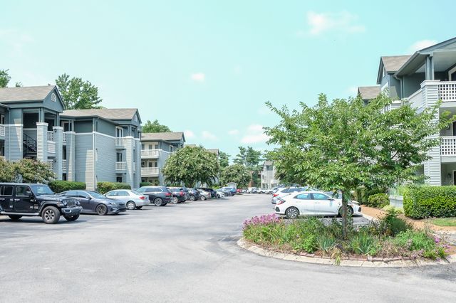 234 Hillsboro Pl, Nashville, TN 37215
