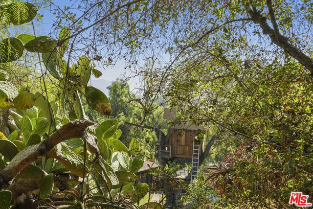 809 Basin Drive, Topanga, CA 90290