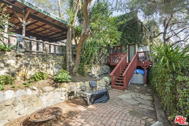 809 Basin Drive, Topanga, CA 90290