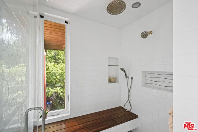 809 Basin Drive, Topanga, CA 90290