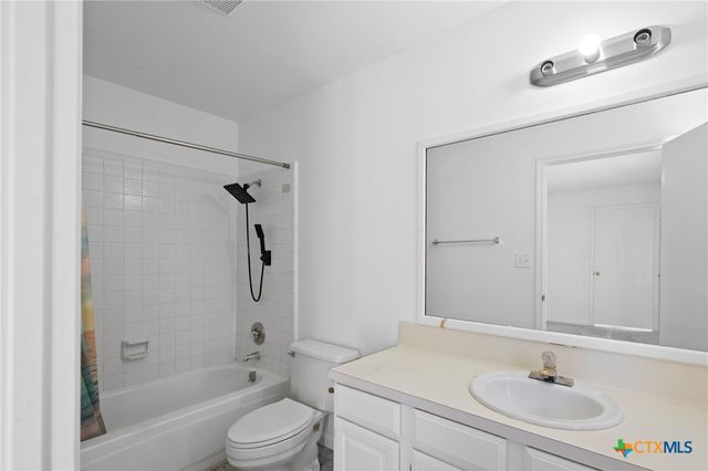 103 Sherwood Drive D, Victoria, TX 77901