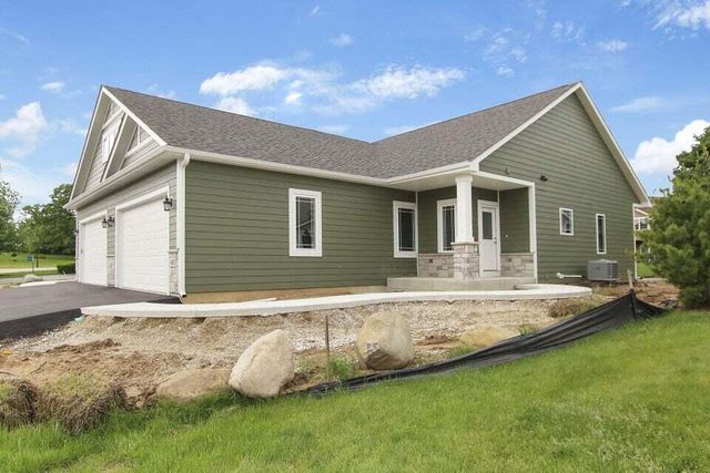 586 Tindalls Nest, Twin Lakes, WI 53181