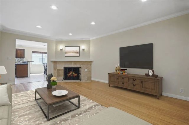 15457 Moorpark 5, Sherman Oaks, CA 91403