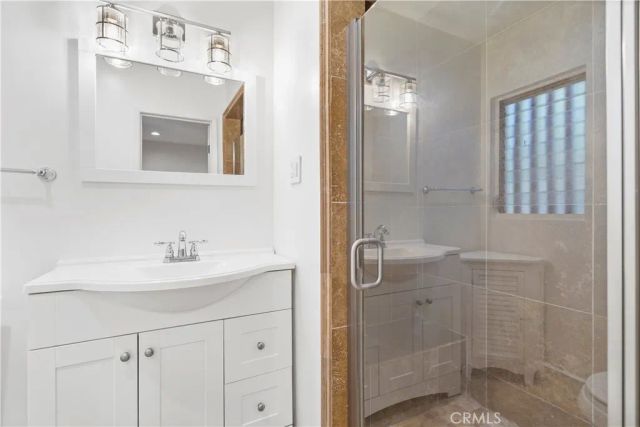 15457 Moorpark 5, Sherman Oaks, CA 91403