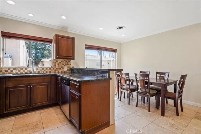 15457 Moorpark 5, Sherman Oaks, CA 91403
