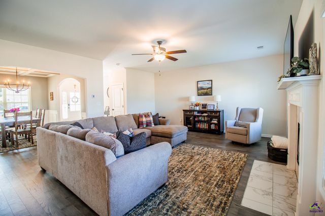 227 Shoshone Circle, Kathleen, GA 31047