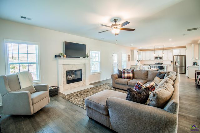 227 Shoshone Circle, Kathleen, GA 31047