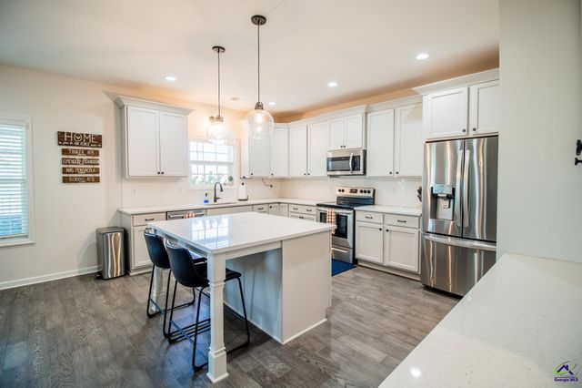 227 Shoshone Circle, Kathleen, GA 31047