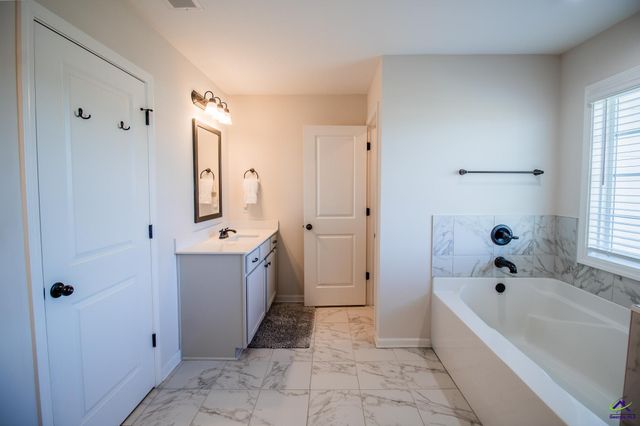 227 Shoshone Circle, Kathleen, GA 31047