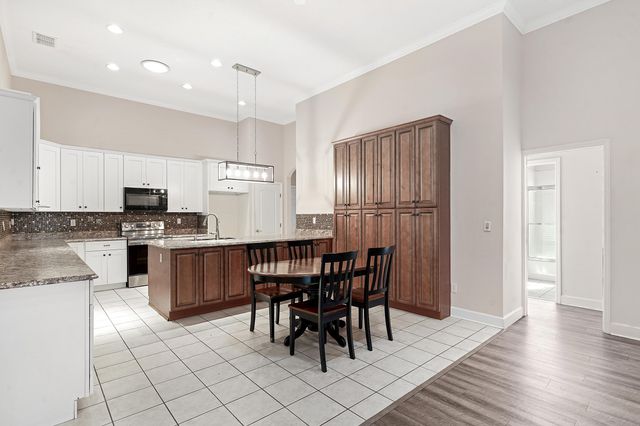 805 Riley Ln, St Augustine, FL 32095