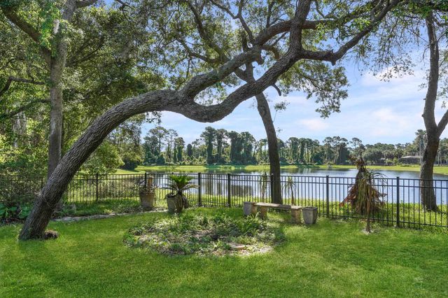 805 Riley Ln, St Augustine, FL 32095