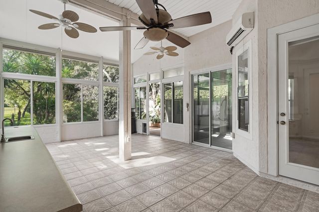 805 Riley Ln, St Augustine, FL 32095