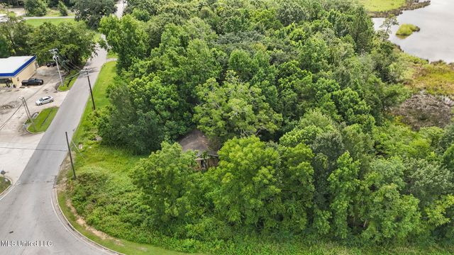 3916 Dutch Bayou Road, Moss Point, MS 39563