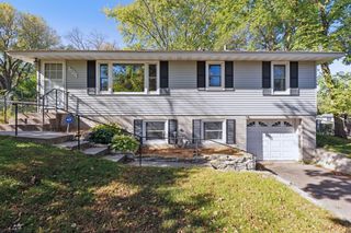 2071 Dale Street N, Roseville, MN 55113