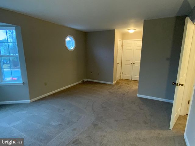 6286 SPRING KNOLL DR, Harrisburg, PA 17111