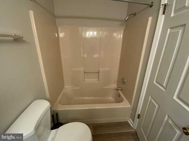 6286 SPRING KNOLL DR, Harrisburg, PA 17111