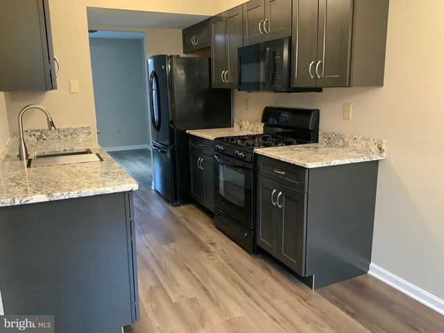 6286 SPRING KNOLL DR, Harrisburg, PA 17111