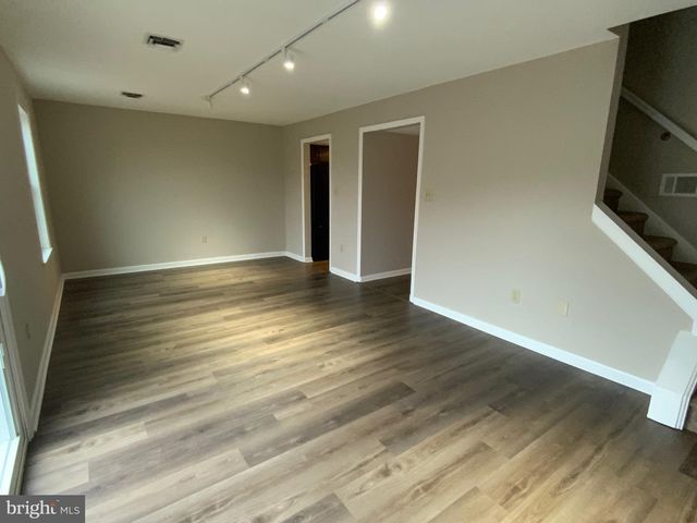 6286 SPRING KNOLL DR, Harrisburg, PA 17111