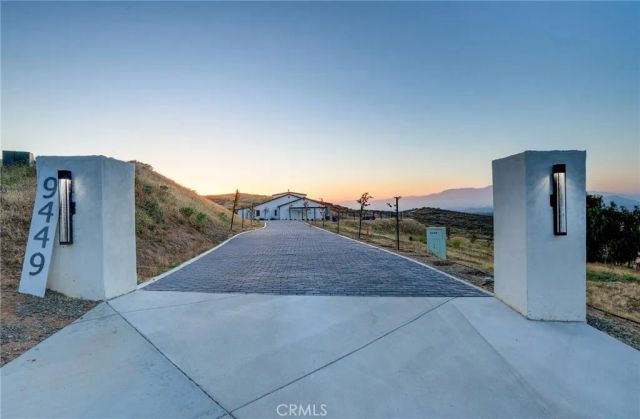 9449 Equestrian Drive, Riverside, CA 92503