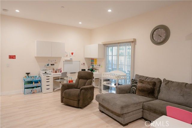 1135 E Verdugo Avenue, Burbank, CA 91501