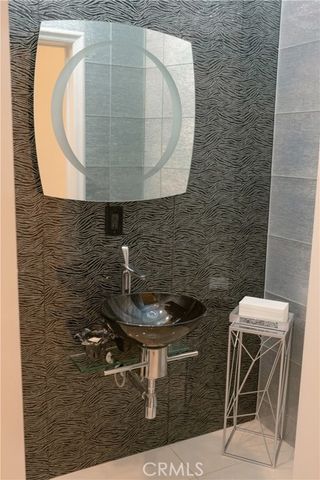 1135 E Verdugo Avenue, Burbank, CA 91501