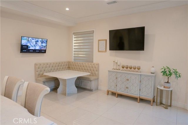 1135 E Verdugo Avenue, Burbank, CA 91501