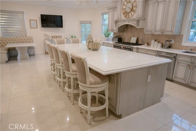 1135 E Verdugo Avenue, Burbank, CA 91501