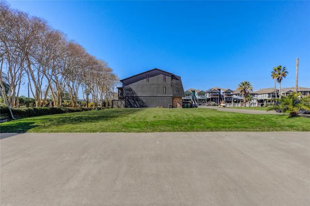 2102 Todville Road, Seabrook, TX 77586