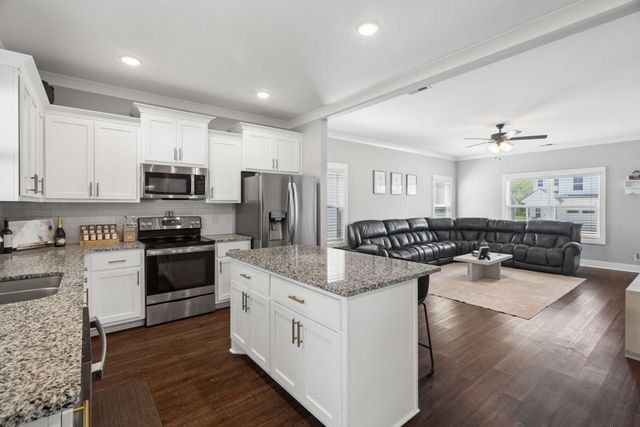 4224 Stark St, Murfreesboro, TN 37129