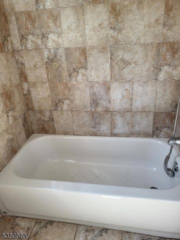 12 Geneva St, Elizabeth City, NJ 07206