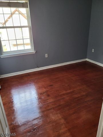 12 Geneva St, Elizabeth City, NJ 07206