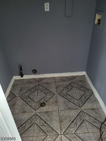 12 Geneva St, Elizabeth City, NJ 07206