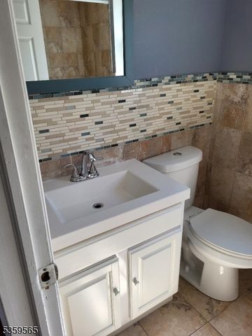 12 Geneva St, Elizabeth City, NJ 07206