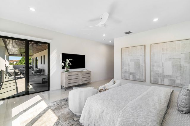 450 NE 10th Street, Boca Raton, FL 33432