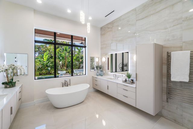 450 NE 10th Street, Boca Raton, FL 33432