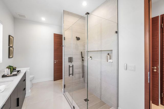 450 NE 10th Street, Boca Raton, FL 33432