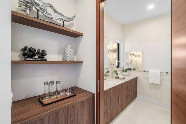 450 NE 10th Street, Boca Raton, FL 33432