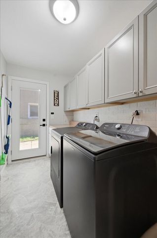 8210 N Henry Ruff Road, Westland, MI 48185