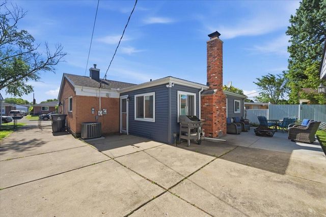 8210 N Henry Ruff Road, Westland, MI 48185