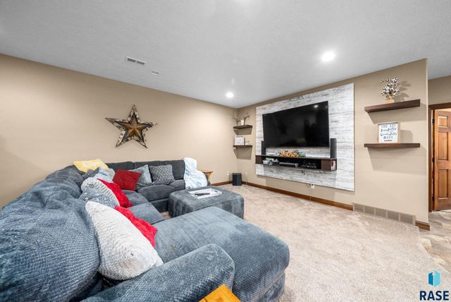 24377 443rd Ave Avenue, Salem, SD 57058