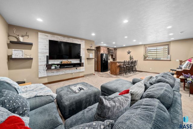 24377 443rd Ave Avenue, Salem, SD 57058