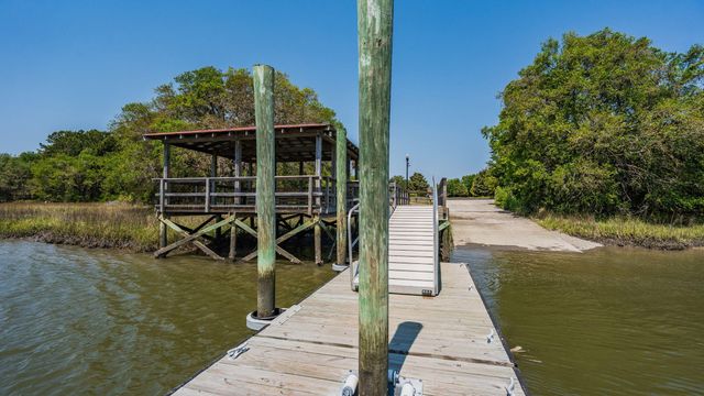 2986 Anchor Watch Drive, Wadmalaw Island, SC 29487